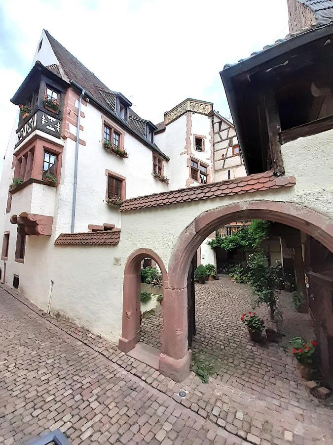 Bed and breakfast ADRIHOF à Riquewihr, Cour de l'Abbaye d'Autrey Extérieur photo