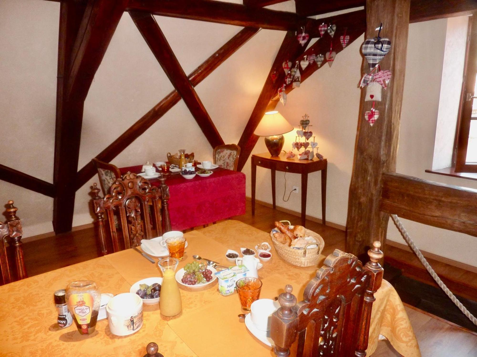 Bed and breakfast ADRIHOF à Riquewihr, Cour de l'Abbaye d'Autrey Extérieur photo